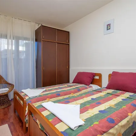 Apartment Iva Omis Exterior photo