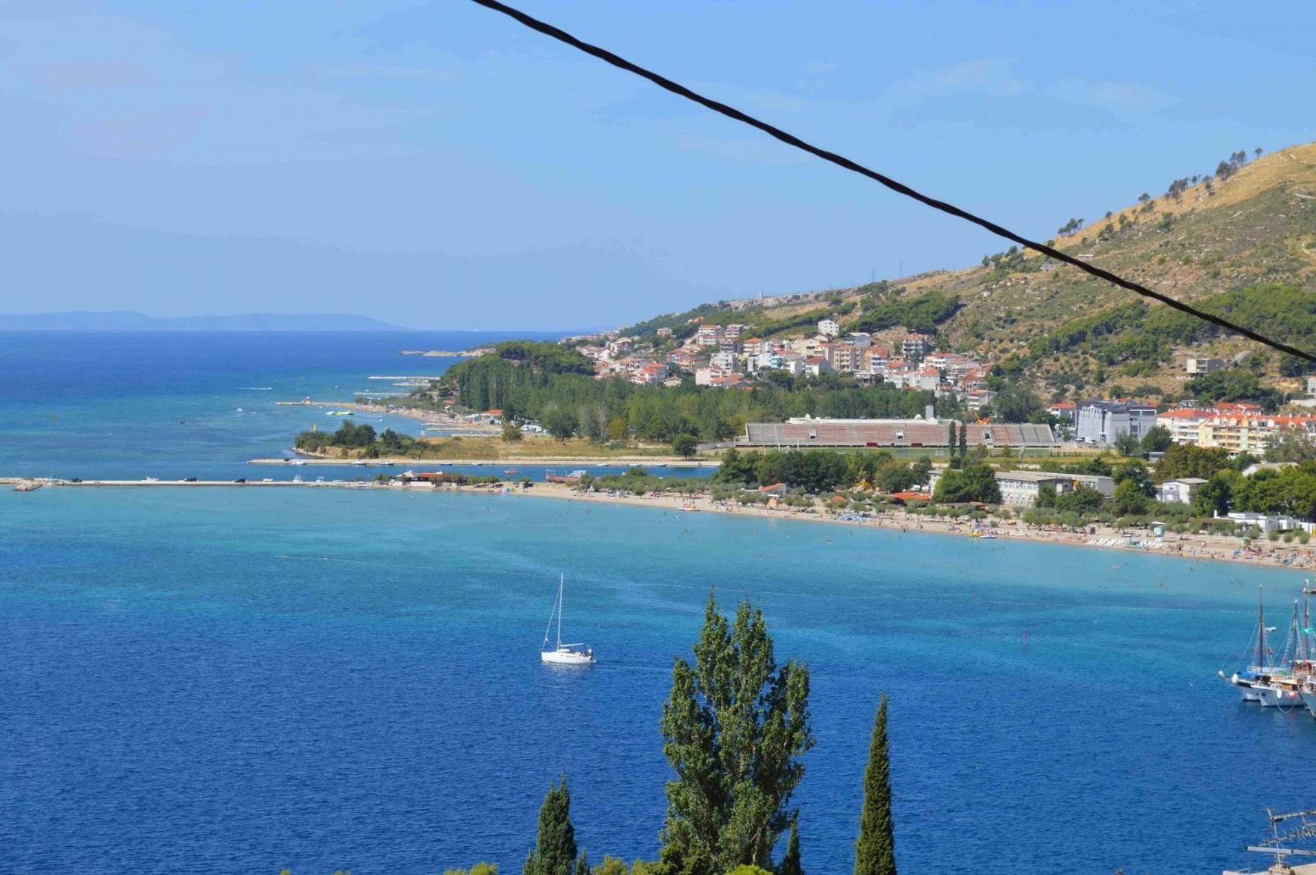 Iva * Omis