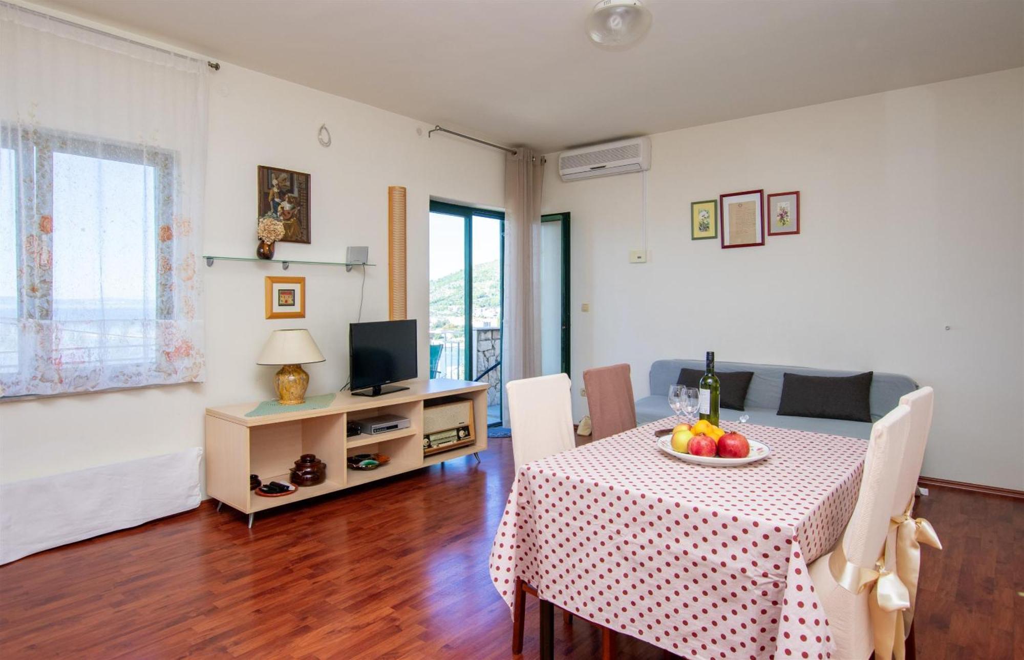 Apartment Iva *
